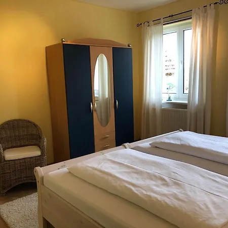 Ferienwohnungen Lohme Апартаменты *